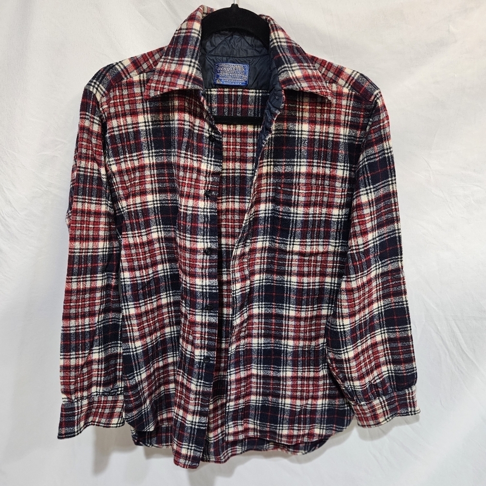 Pendleton Size Medium 100% Virgin Wool Lodge Shirt Black Red